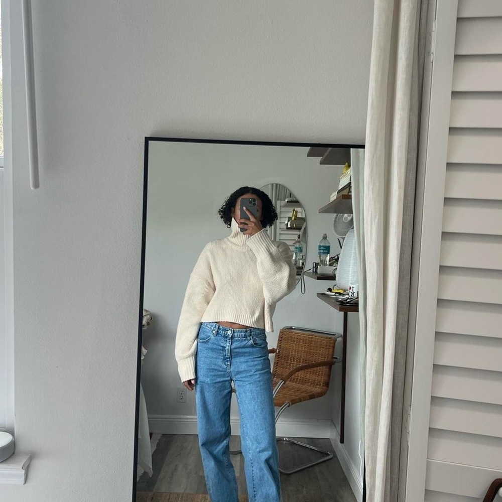 Cream turtleneck stylenanda